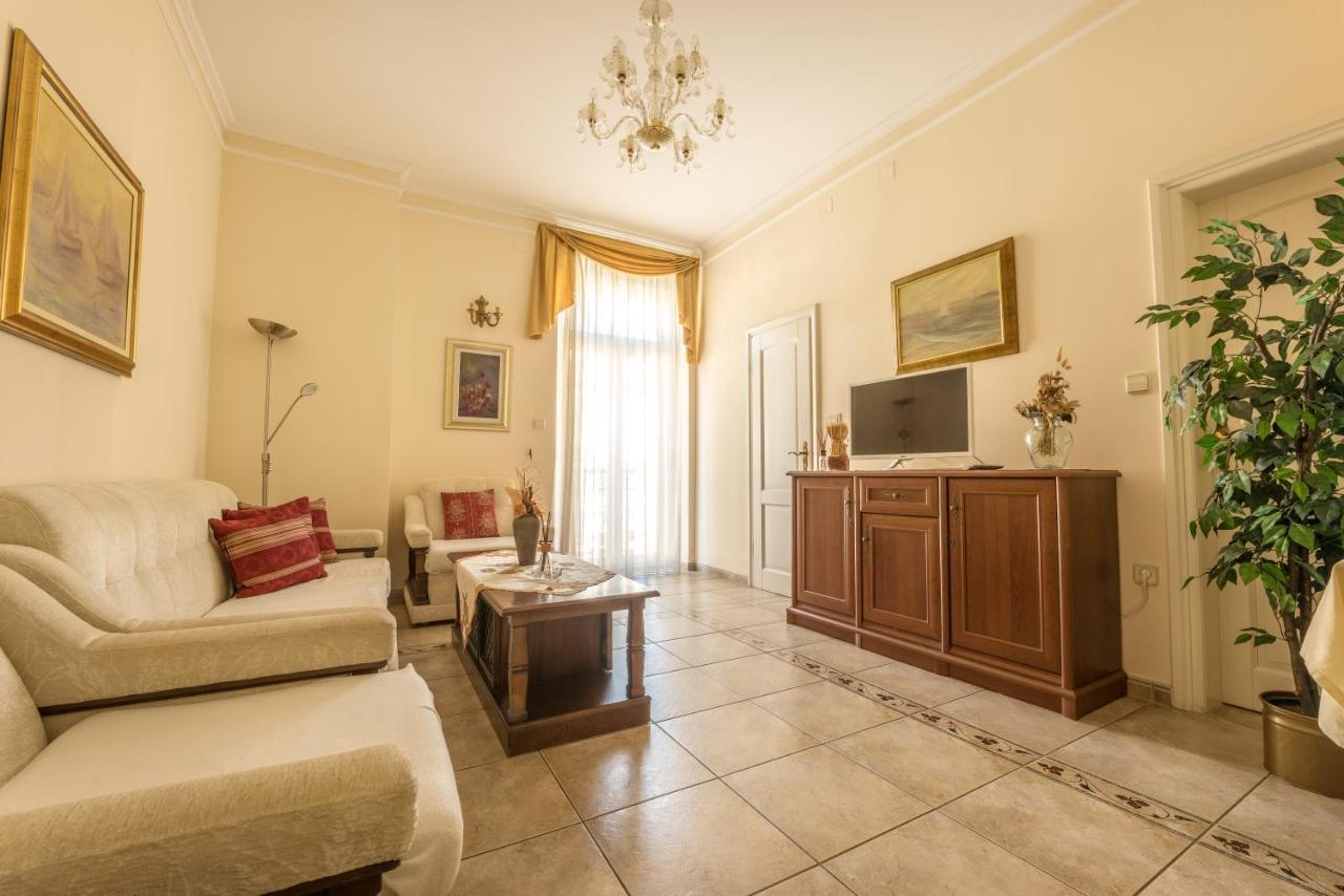 Apartments Villa Devana Opatija Exterior photo
